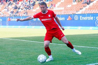 FSV Zwickau: Zwei Spieler fallen verletzt fürs Derby beim VFC Plauen aus - Felix Schlüsselburg zog sich am Samstag im Heimspiel gegen Viktoria Berlin eine Knöchelverletzung zu. Er fehlt dem FSV Zwickau daher am Mittwoch in Plauen.