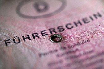Führerschein-Umtausch: Für viele Mittelsachsen ist die Frist längst abgelaufen - Bis zum 19. Januar hätten die Jahrgänge 1965 bis 1970 ihre alten Papierführerscheine umtauschen müssen. Doch diese Frist ist für viele Betroffene längst überschritten.