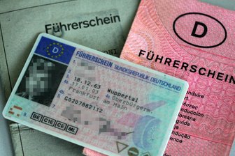 Führerscheinumtausch in Mittelsachsen bald digital und einfacher? - So soll es gehen - Allein 2024 wurden in Mittelsachsen rund 9400 Führerscheine umgetauscht (Symbolbild). Bis zum 19. Januar 2026 sind die Kartenführerscheine an der Reihe, die zwischen 1999 und 2001 ausgestellt wurden.