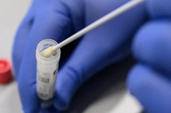 Fünf Corona-Infizierte im Vogtlandkreis - Im Vogtlandkreis ist die Zahl der am Coronavirus Erkrankten auf fünf gestiegen.
