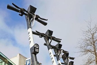 Fünf E-Scooter-Fahrer in Zwickau betrunken unterwegs - Gleich fünf Nutzer von E-Scootern waren in einer Nacht betrunken unterwegs.