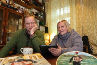 Fünf Jahre Corona-Lockdown und Ein-Mann-Bergparade im Erzgebirge: „Wir hatten ziemlich Schiss, dass uns jemand wegfängt“ - Jörg Heinicke in seinem „Refugium“. Mit seiner Schwester Andrea hat er die Ein-Mann-Bergparade noch einmal nachempfunden.