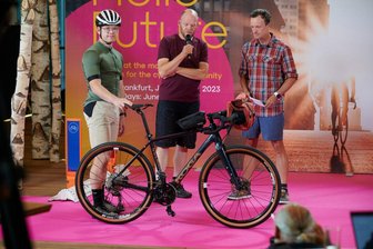 Leichter Renner für viele Untergründe: Gravelbikes wie das «Colmaro Extreme» von Koga schaffen den Spagat zwischen Asphalt und Schotter.