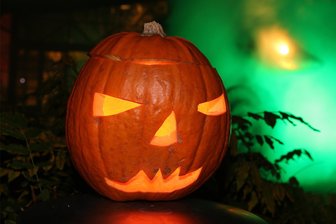 Fünf Tipps für die Herbstferien: Das ist im Erzgebirge für Familien los - Das Kultur-und Freizeitzentrum Lugau lädt in den Herbstferien unter anderem zur Halloween-Party ein.