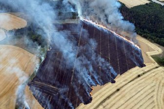 Fünf Verletzte Feuerwehrleute bei Feldbrand in Mittelsachsen -