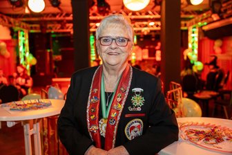 Fünfmal fatal: Heidi Hinkels Best-of aus 40 Jahren Freiberger Karnevalklub - Heidi Hinkel ist Gründungsmitglied des Freiberger Karnevalklubs. Komisch war sie schon vorher.
