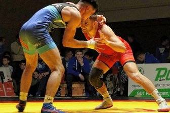 Fünfter Erfolg in Serie macht Mut fürs Duell mit dem Spitzenreiter - Botond Gulyas (rechts) zeigte sich im Duell mit dem Luckenwalder Akhmed Arsanov gewohnt souverän und feierteeinen ungefährdeten Sieg nach Punkten. Auch insgesamt behielt der AC Werdau die Oberhand.