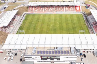 Für das Derby gegen den CFC: FSV Zwickau aktiviert Rasenheizung in der GGZ-Arena – ein Restrisiko bleibt - Die GGZ-Arena in Zwickau fast über 10.000 Zuschauer. Am Samstag wird das Stadion gegen den CFC gut gefüllt sein.