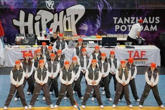 Für großes Tanzsportspektakel: Zwickauer Verein zieht nach Glauchau um - Die "Dragonflies" der TSG Rubin Zwickau haben sich als ostdeutscher Vizemeister der Junioren-Formationen für die Deutsche Meisterschaft am Wochenende in der Sachsenlandhalle Glauchau qualifiziert. 