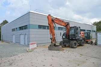 Für mehr als 14 Millionen Euro: Polizeifachschule in Schneeberg erhält neue Schießanlage und sanierte Schwimmhalle - Die Polizeifachschule in Schneeberg hat eine zweite Raumschießanlage bekommen.