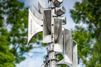 Für mehr sprechende Sirenen in Oederan reicht das Geld nicht - Mit solch modernen Sirenen sind auch Sprachansagen möglich, die die Bevölkerung im Notfall warnen sollen.