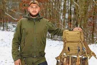 Für Neukirchener ist Überleben in der Natur kein Problem - Tom Christensen war schon als kleiner Junge gern im Wald unterwegs. Wie man in einem Notfall überlebt und was die Natur einem bietet, das will der Neukirchener anderen vermitteln.