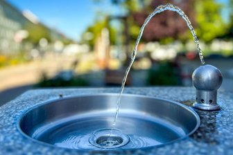 Für Radfahrer und Spaziergänger: Welche Ankerpunkte Wechselburg bekommt - Einen ähnlichen Trinkbrunnen bekommt nun auch Wechselburg am Markt.