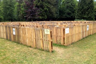 Für Überraschung zum Kindertag in Rodewisch: „Wir suchen Leute mit geschickten, fleißigen Händen“ - Zum zweiten Mal wird in Rodewisch ein Labyrinth aufgebaut. Der "Offene Bürgertreff" organisiert es.