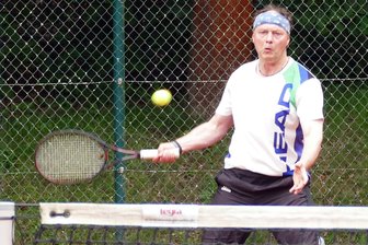 Für zwei Tennis-Teams aus dem Erzgebirge erweist sich die Landesverbandsliga als kurzes Abenteuer - Kapitän Thomas Seifert und seine Zschopauer Teamkollegen hielten in der Landesverbandsliga ordentlich mit.