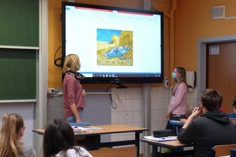 Fürs digitale Zeitalter gerüstet - Diese digitalen Tafeln, sogenannte Activ-Panels, werden in fast allen Zimmern der August-Bebel-Oberschule verwendet, um den Unterrichtsstoff auf moderne und abwechslungsreiche Weise zu vermitteln. 
