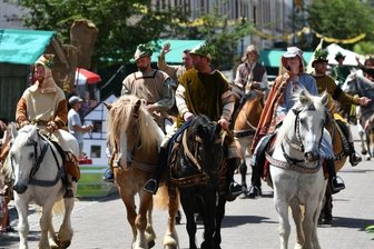 Fürstentag: Konzept wird überdacht - Zum Fürstentag zu Rochlitz und Seelitz zog am 19. Juni der Lebendige Fürstenzug durch die Rochlitzer Innenstadt weiter nach Seelitz. 