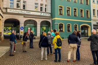 Fürstlich flanieren bei Stadtführung durch Greiz - Das Bild ist bei einer früheren Stadtführung entstanden.