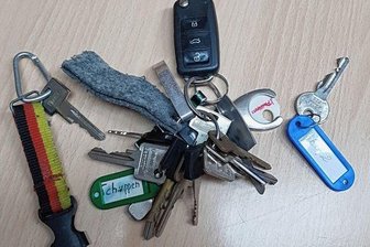 Fundsachen aus dem Bus im Rathaus abzuholen - Diese in Bussen verlorenen Schlüssel sind vom Regionalverkehr Erzgebirge bei der Stadtverwaltung Aue abgegeben worden.
