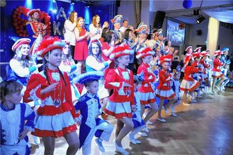 Funkencup: Gelungener Abschluss der Faschingssaison in Rochlitz - Zum 14. Mal hat der Karneval Club Rochlitz am Samstag den Funkencup im Bürgerhaus ausgerichtet. Zu Beginn begrüßte der Rochlitzer Verein alle Teinehmer und Gäste. 