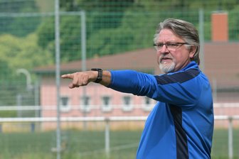 Fußball: Blau-Gelb Mülsen holt Trainer mit viel Landesklasse-Erfahrung - Sven Döhler stand am Sonntag beim 3:0-Testspielerfolg des SV Blau-Gelb Mülsen gegen den TSV Crossen erstmals an der Seitenlinie.