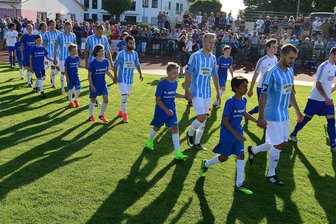 Fußball: Chemnitzer FC und Dynamo Dresden gastieren zeitgleich in Mittelsachsen - Mehr als 1000 Zuschauer haben das Testspiel des Chemnitzer FC beim SV Barkas Frankenberg im Jahr 2017 gesehen.