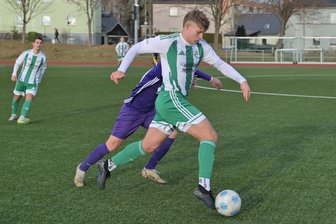 Fußball: Dieser Aufsteiger aus dem Erzgebirge übertrifft in der Sachsenliga alle Erwartungen - Krönte eine starke Hinrunde mit dem 1:0-Siegtor gegen Pirna-Copitz: Thalheims Neuzugang Pascal Fabian Förster.