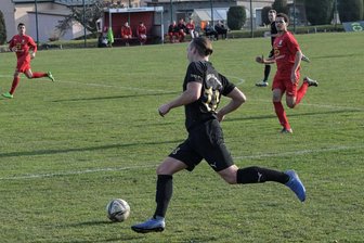 Fußball: Ebersbrunn verpasst das Pokalendspiel auf eigenem Platz - Max Gehrmann hatte am Sonntag großen Anteil am 5:0-Erfolg der SSV Fortschritt Lichtenstein beim Ebersbrunner SV. Der Neuzugang der Gäste traf selbst zweimal und legte zudem für seine Mitspieler auf.