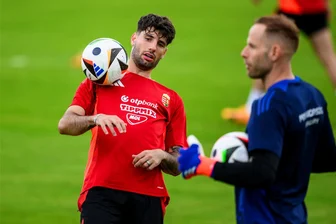 Fußball-EM: Das ist Deutschlands nächster Gegner Ungarn - Keine Unbekannten in Sachsen: Dominik Szoboszlai (li.) und Torwart Peter Gulacsi wollen einmal mehr Deutschland ärgern.