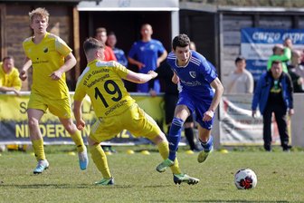 Fußball-Kreisverband Zwickau: Diese Besonderheiten stecken im neuen Spielplan - Ab Mitte August rollt im Fußball-Kreisverband Zwickau wieder der Ball. Das Foto aus der Vorsaison entstand beim Kreispokalspiel zwischen den Westsachsenligisten Lok Glauchau-Niederlungwitz und TSV Crossen.