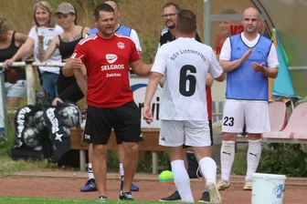Fußball-Landesklasse: Meeraner SV möchte Ex-Coach Julius Michel und Fortschritt Lichtenstein keine Geschenke machen - Fortschritt-Trainer Julius Michel (rot) kehrt am Sonntag an seine alte Wirkungsstätte zurück.