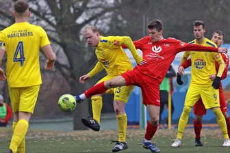 Fußball-Landesklasse: Oberlungwitzer Sieg dank zweier Spielergenerationen - Martin Eigendorf – hier im Heimspiel gegen Marienberg– traf am Sonntag zum wichtigen 2:0.
