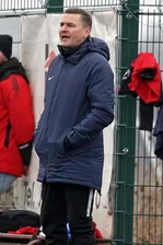 Fußball-Landesklasse: Sven Schmidt tritt als Trainer des Meeraner SV zurück - Sven Schmidt ist nicht mehr Trainer beim Meeraner SV. Er hatte das Amt zur Saison 2021/22 übernommen, die der MSV auf Platz 6 abgeschlossen hatte. 2022/23 sprang Platz heraus. Aktuell steht der MSV mit sieben Punkten auf Platz 13.