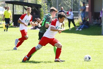 Fußball-Landesklasse: VfB Annaberg vor besonderem Heimspiel - Mit dem VfB Annaberg II, der auf Auerbach/Hormersdorf trifft, peilt Franz Rossa (vorn) genau wie die erste Mannschaft am Sonntag einen Heimsieg an.