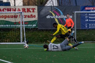 Fußball-Landesliga: Handwerk Rabenstein setzt sich in Spitzengruppe fest - Mamdou Djouhe Bah trifft hier zum 1:0 für Handwerk Rabenstein. Am Ende setzten sich die Chemnitzer in der Landesligapartie gegen Marienberg mit 4:2 durch.