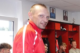 Fußball-Landesliga: Neuer Trainer des VfB Empor Glauchau kommt vom ESV Lok und hat Vergangenheit beim FSV Zwickau - Zwei Jahre lang war Nico Quade zuletzt Co-Trainer beim ESV Lok Zwickau. Mit dem Team stieg er in die Landesliga auf. Er selbst übernimmt nun aber den Cheftrainerposten beim VfB Empor Glauchau.