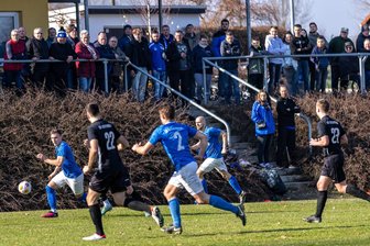 Fußball-Mittelsachsenliga: Derbys sorgen für Zuschauerrekorde - Zweitbester Wert: Das Spiel LSV Großhartmannsdorf gegen SV Lichtenberg lockte zum Rückrundenstart 147 Zuschauer an.