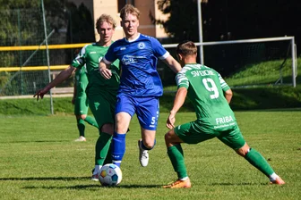 Fußball: Niederlagenserie von Barkas Frankenberg setzt sich fort - Das Lazarett der Frankenberger hat sich weiter vergrößert. Moritz Wickleder, hier in einem früheren Spiel, musste gegen Oelsnitz mit Adduktorenproblemen ausgewechselt werden.