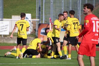 Fußball-Oberliga: VfB Auerbach empfängt kampfstarke Rudolstädter - Die Auerbacher Mannschaft motiviert sich hier zu mehr, nachdem ihr - erneut - der Ausgleich in Halberstadt gelungen ist.