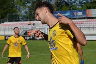 Fußball-Oberliga: VfB Auerbach holt nur ein Ei aus dem Osternest - Charlie Spranger jubelt nicht nur (wie hier) in Auerbach. Beim Spiel in Wernigerode sorgte er nach dem frühen Gegentreffer für den schnellen Ausgleich.