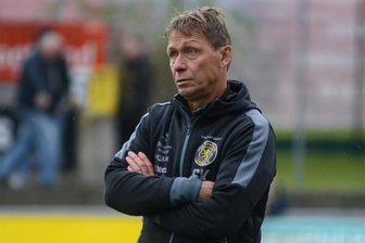 Fußball-Oberliga: VfB Auerbach muss nach langer Spielpause zu Budissa Bautzen - Sven Köhler, Trainer des VfB Auerbach, hat in Bautzen aufgrund von Verletzungen einige Personalsorgen.