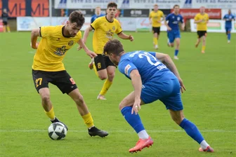 Fußball-Oberliga: VfB Auerbach wird doch nicht zum Meistermacher - Paul Kämpfer ist momentan nur ausgeliehen vom FC Rot-Weiß Erfurt. Beim VfB Auerbach würde man sich freuen, wenn er über die Saison hinaus bleiben würde. Gegen Bischofswerda traf er am Samstag zum zwischenzeitlichen 2:0.
