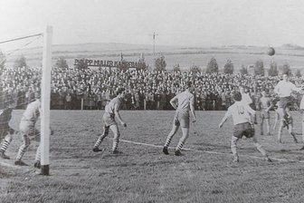 Fußball-Oelsnitz trauert: Der letzte Überlebende des „großen Spiels“ ist tot - Auch heute noch das Spiel der Spiele in der Oelsnitzer Fußball-Historie: 2:1 gegen Falkenstein vor über 5000 Zuschauern.