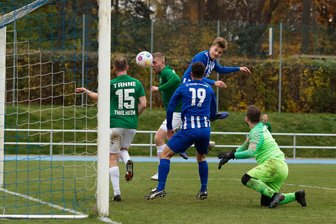 Fußball-Sachsenklasse: Germania gastiert beim Spitzenreiter, Barkas fährt zum Kellerduell - Moritz Eismann (h.) und Christian Schmidt, hier beim Spiel am Samstag gegen Tanne Thalheim, könnten als schnelle Flügelspieler in Annaberg für Entlastung und Nadelstiche sorgen.