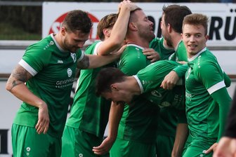 Fußball-Sachsenklasse: Merkur Oelsnitz empfängt punktloses Schlusslicht - Auf reichlich Torjubel hoffen die Oelsnitzer am Sonntag im Elstertalstadion gegen den Tabellenletzten.