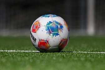 Fußball-Sachsenklasse: Rückschlag für Blau-Gelb Mülsen im Kampf um den Klassenerhalt - Mülsen und Meerane mussten am Wochenende in der Fußball-Sachsenklasse Niederlagen einstecken.