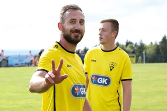 Fußball-Sachsenklasse: VfB Schöneck verteilt die nächste Klatsche – Merkur Oelsnitz macht aus 1:3 ein 4:4 - Florian Heydeck traf beim 8:0 doppelt für den VfB Schöneck.