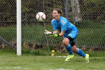 Fußball-Sachsenliga: Herolder Torhüterin verhindert gegen Chemie Leipzig eine Blamage - Zeigte trotz sechs Gegentreffern eine tolle Leistung: ESV-Keeperin Katharina Loos.