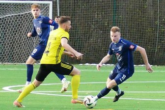 Fußball-Sachsenliga: Marienberg unter Zugzwang - Tommy Barthold (rechts) muss nach der fünften Gelben Karte ein Spiel aussetzen.
