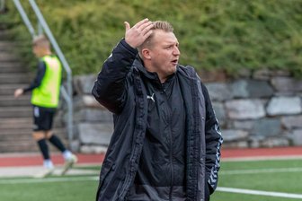 Fußball: Schneeberg und Zschorlau sinnen auf Wiedergutmachung im direkten Duell - Concordia-Trainer Felix Pahlisch sah gegen Oelsnitz die zwei Gesichter seiner Mannschaft. Vorne hui, hinten pfui.